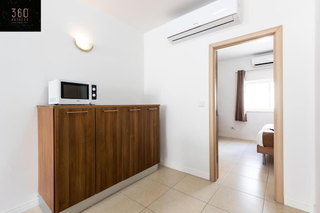 Beautiful, Top Notch 1 Bedroom Apt Just Off The Coast By 360 Estates San Pawl il-Baħar Kültér fotó