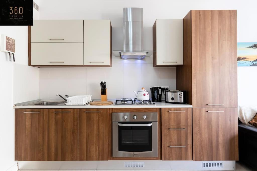Beautiful, Top Notch 1 Bedroom Apt Just Off The Coast By 360 Estates San Pawl il-Baħar Kültér fotó